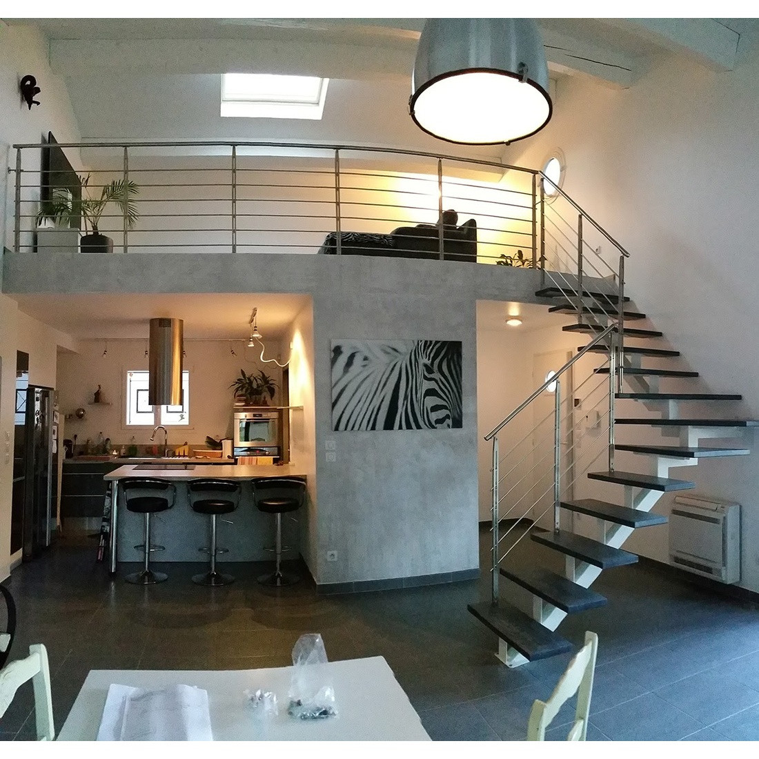 Staircase LOUNGE